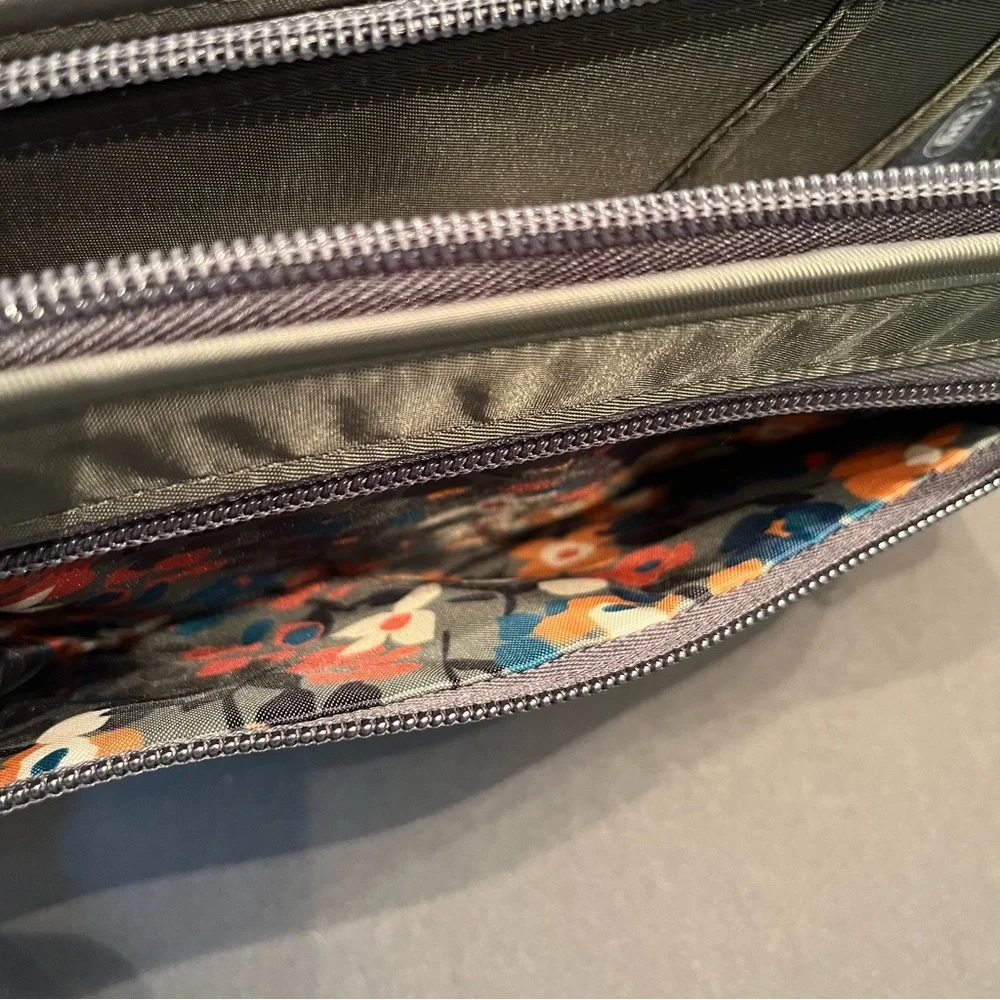 Lug Zeppelin Olive Wristlet Wallet